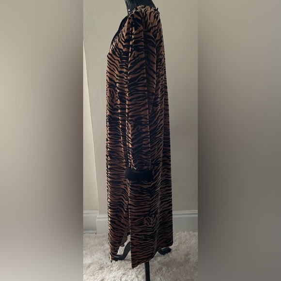 Jasmine Rose Signuture Tiger Print Zippered Lounge Robe Size 1X - Picture 2 of 13